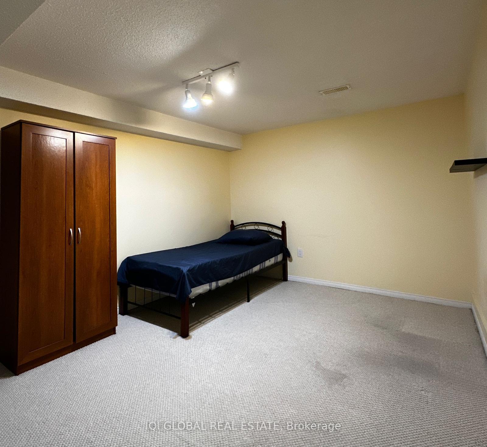 3 Bedrooms Condo at 3500 South Mills, Mississauga For sale