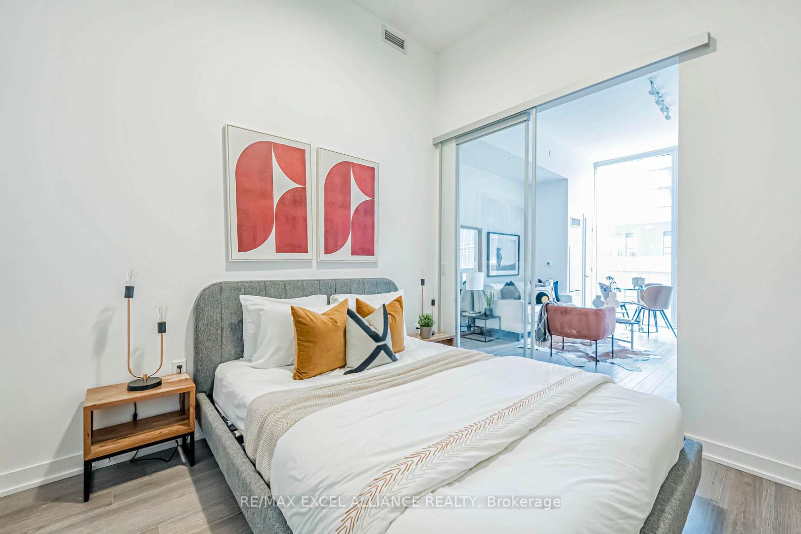 2 Bedrooms Condo at 357 King,  Toronto For sale