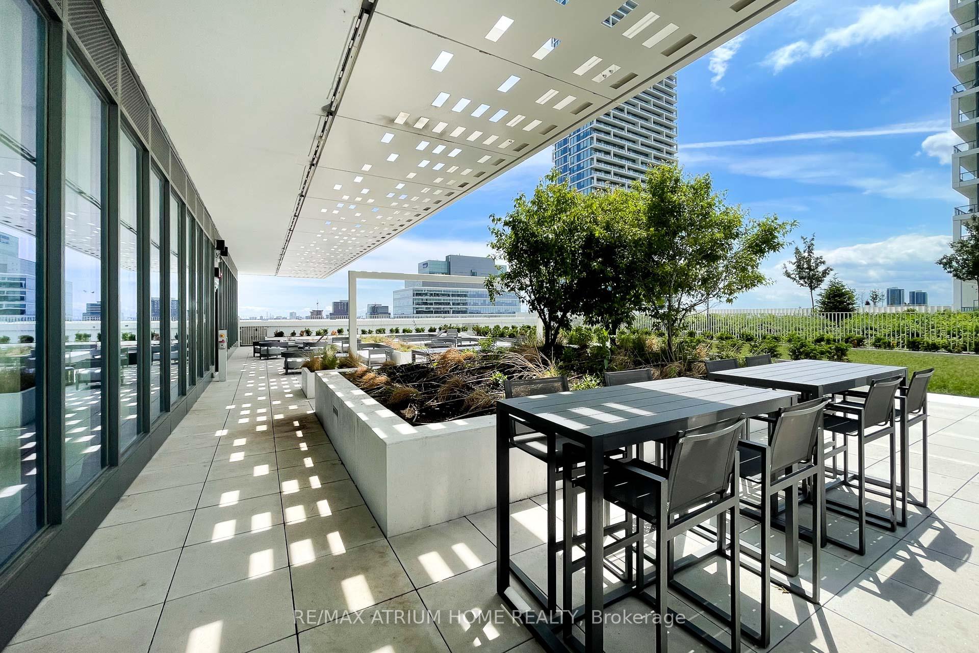 2 Bedrooms Condo at 950 Portage,  Vaughan For sale