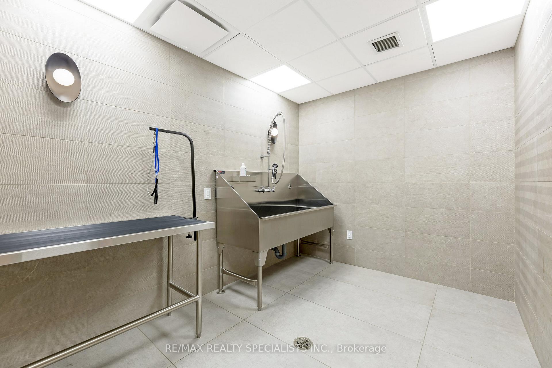 1 Bedroom Condo at 3228 William Coltson, Oakville For sale