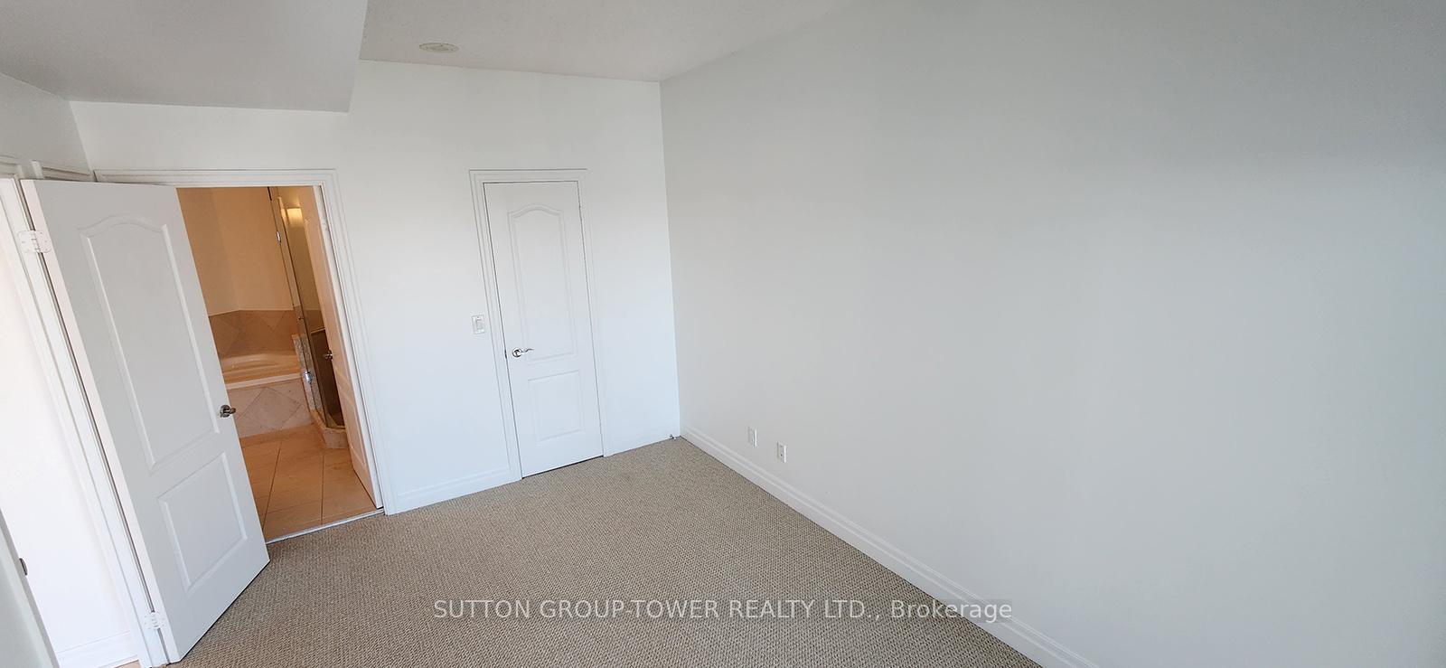 3 Bedrooms Condo at 2121 Lake Shore, Toronto For sale