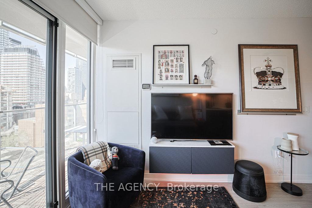 1 Bedroom Condo at 50 Wellesley, Toronto For sale