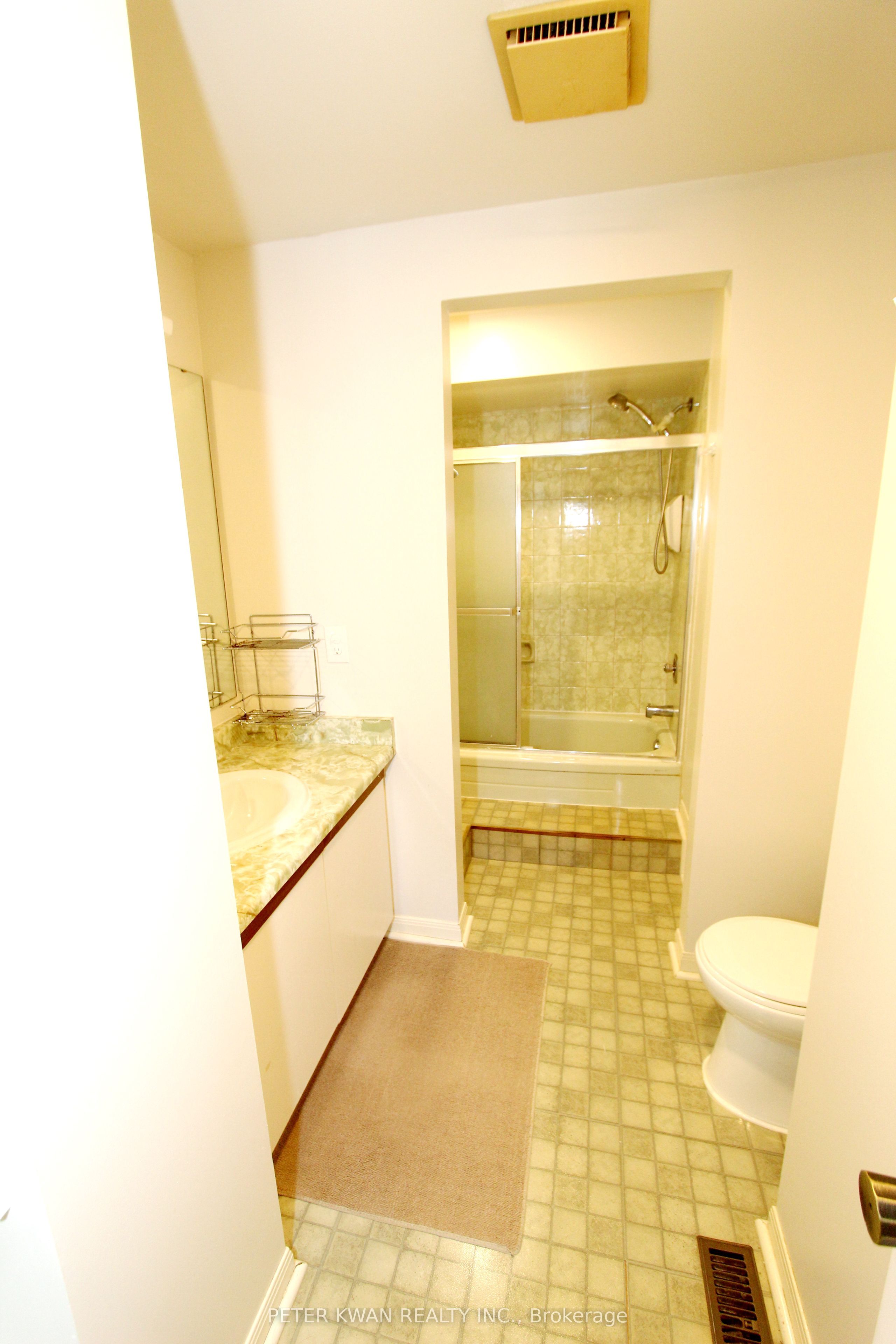 19 Sandyhook Square, Toronto, ON M1W 3N6