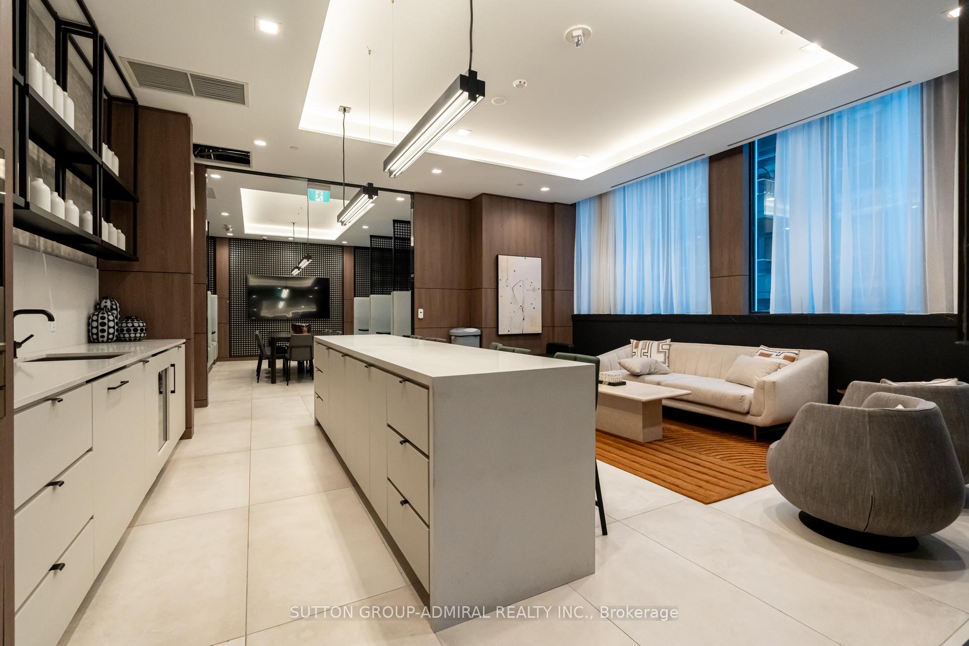 2 Bedrooms Condo at 55 Mercer,  Toronto For sale