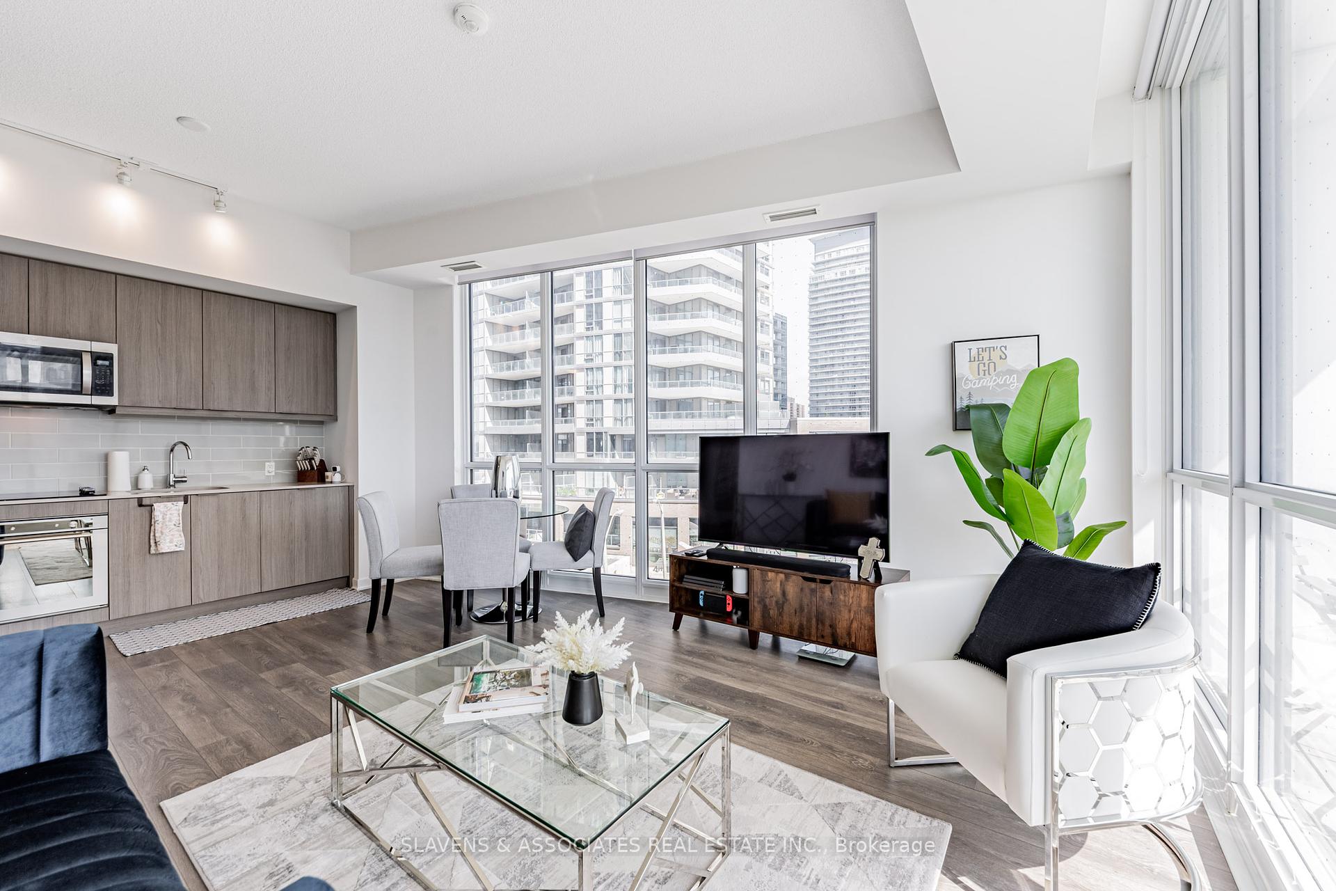 3 Bedrooms Condo at 38 Forest Manor, Toronto For sale