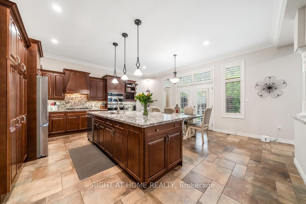 248 Cloverleaf Drive
