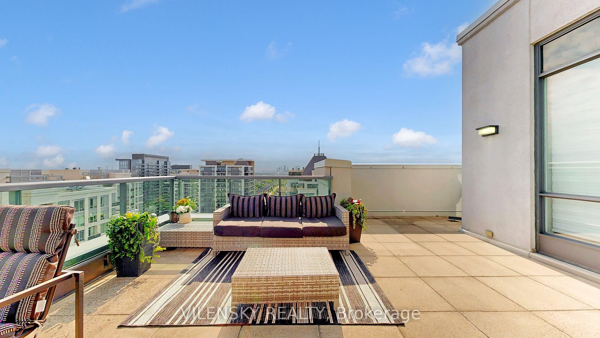 3 Bedrooms Condo at 20 North Park, Vaughan For sale