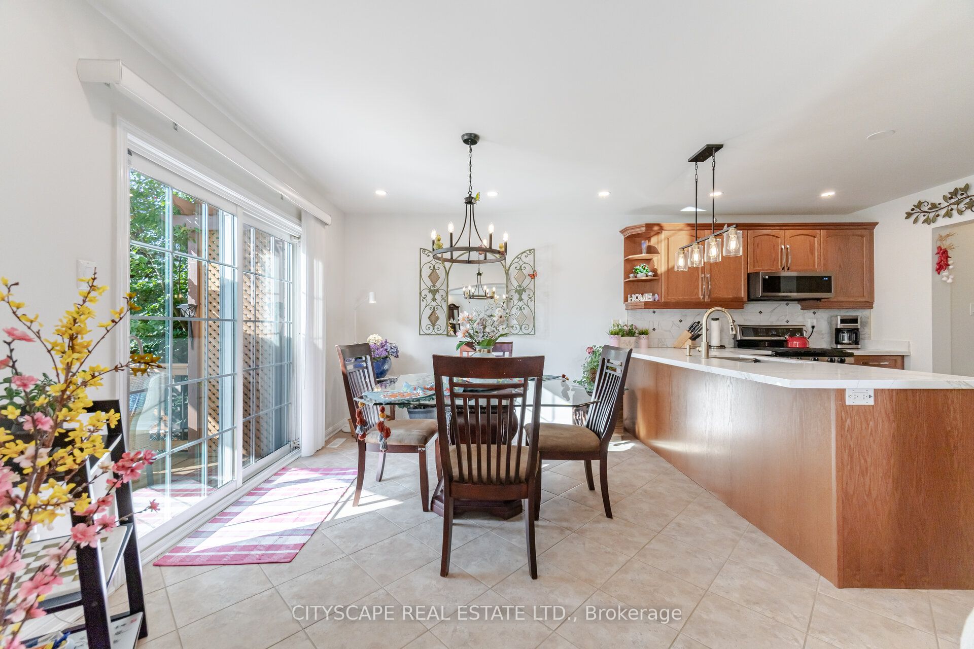 657 Symons Cross