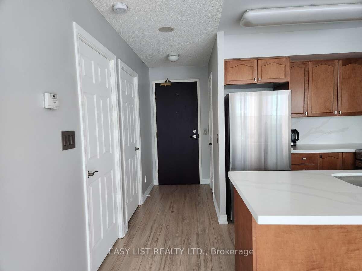 2 Bedrooms Condo at 51 Lower Simcoe, Toronto For sale