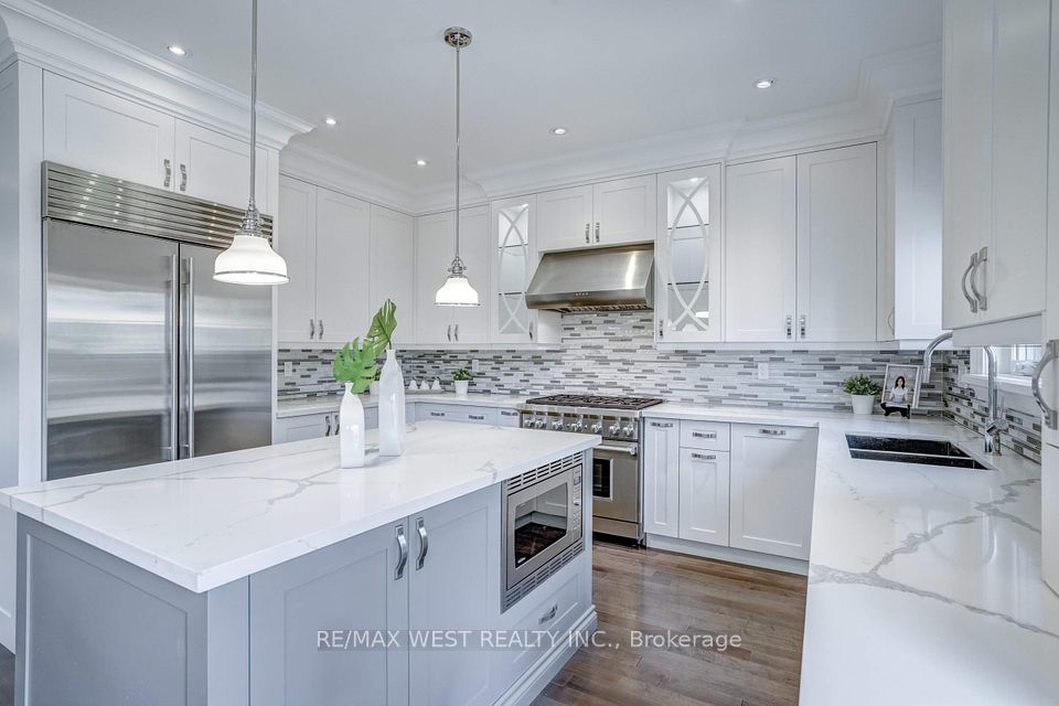 352B Lawrence
