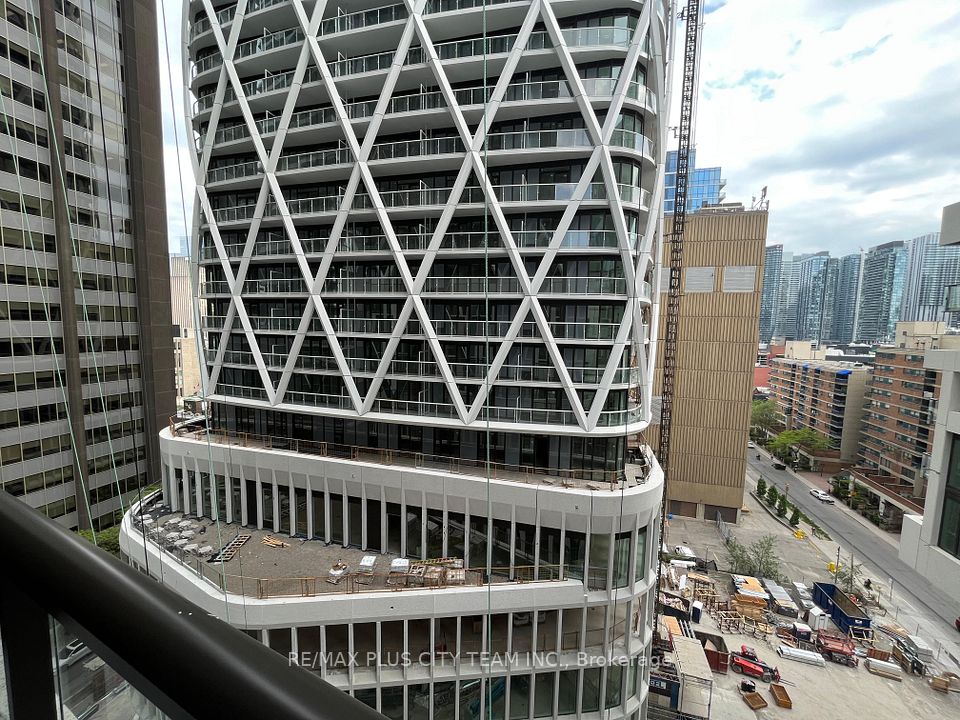 238 Simcoe Street