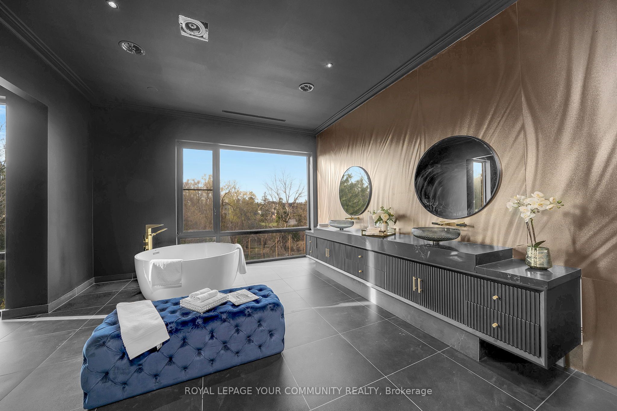8 Poplar Drive