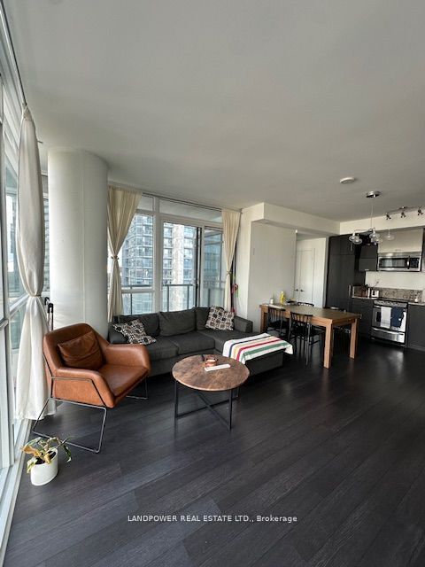 290 Adelaide Street W, #1810