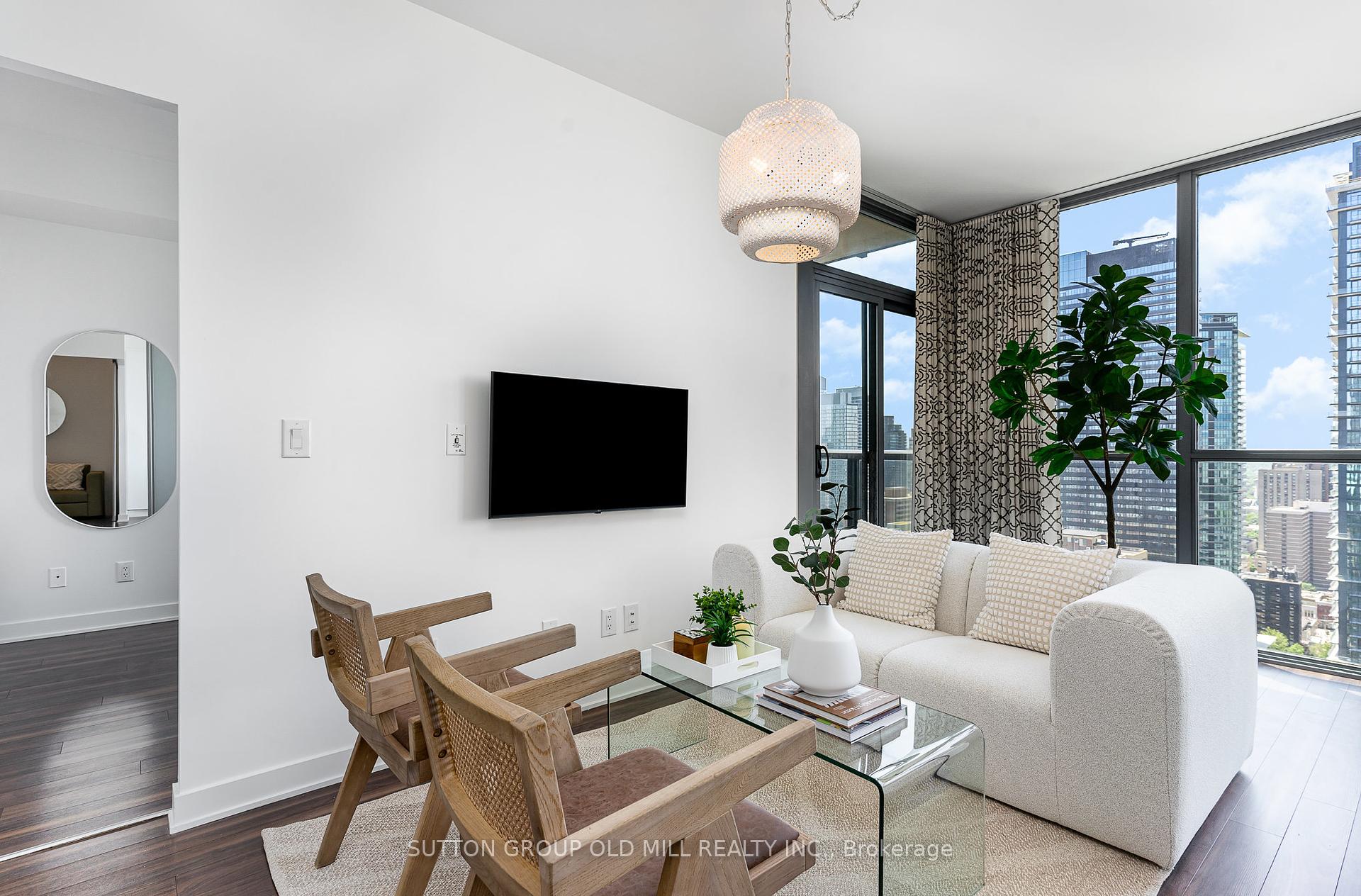 2 Bedrooms Condo at 110 Charles, Toronto For sale