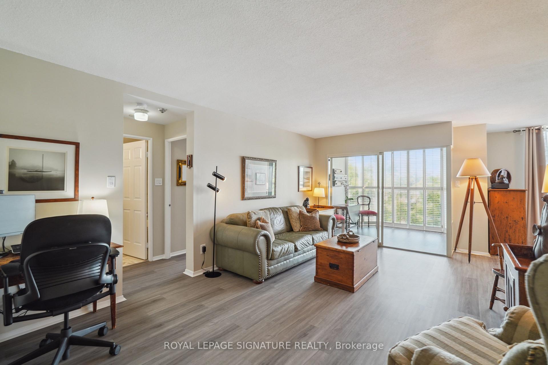 2 Bedrooms Condo at 271 Ridley, Toronto For sale
