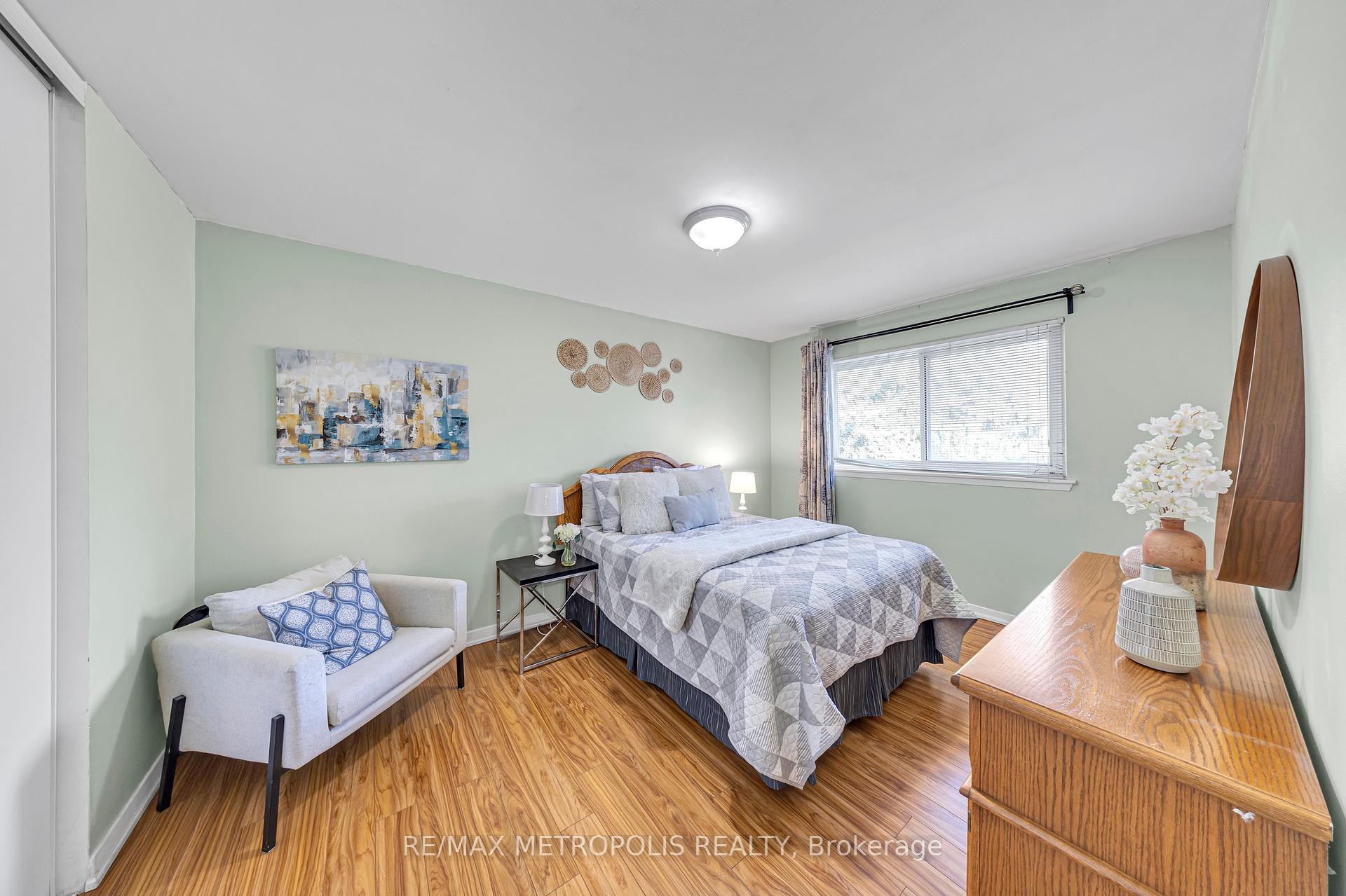 4 Bedrooms Condo at 2550 Birchmount, Toronto For sale