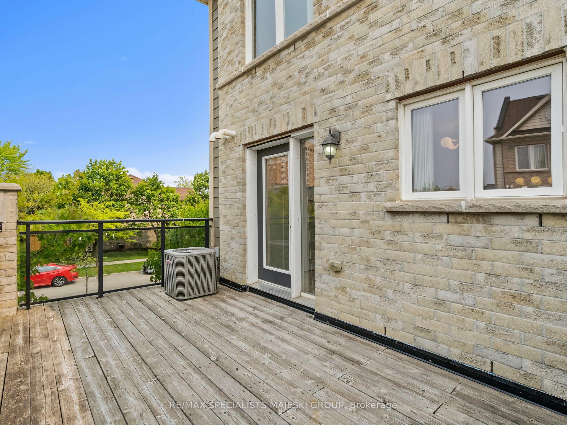 2 Bedrooms Condo at 2891 Rio, Mississauga For sale