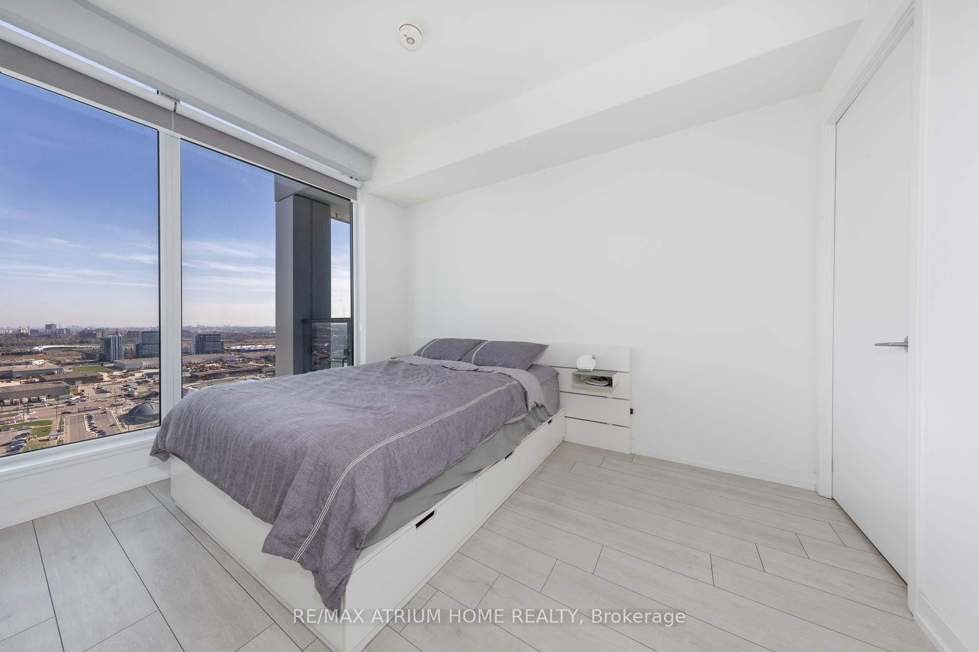 2 Bedrooms Condo at 950 Portage,  Vaughan For sale