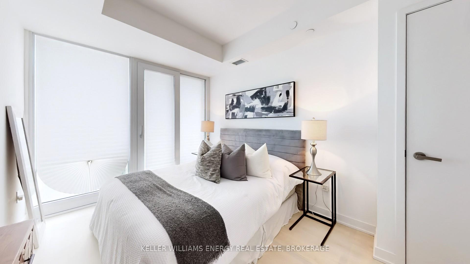 3 Bedrooms Condo at 3900 Confederation, Mississauga For sale