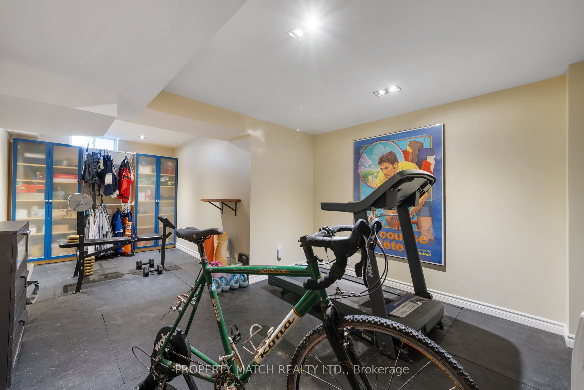 3122 Country Lane