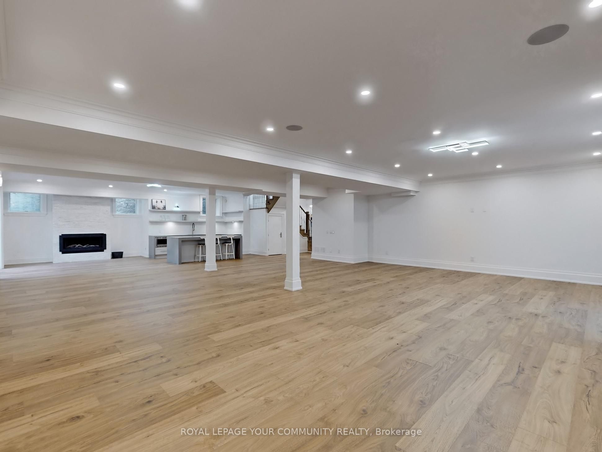 1257 Lakeshore Road W