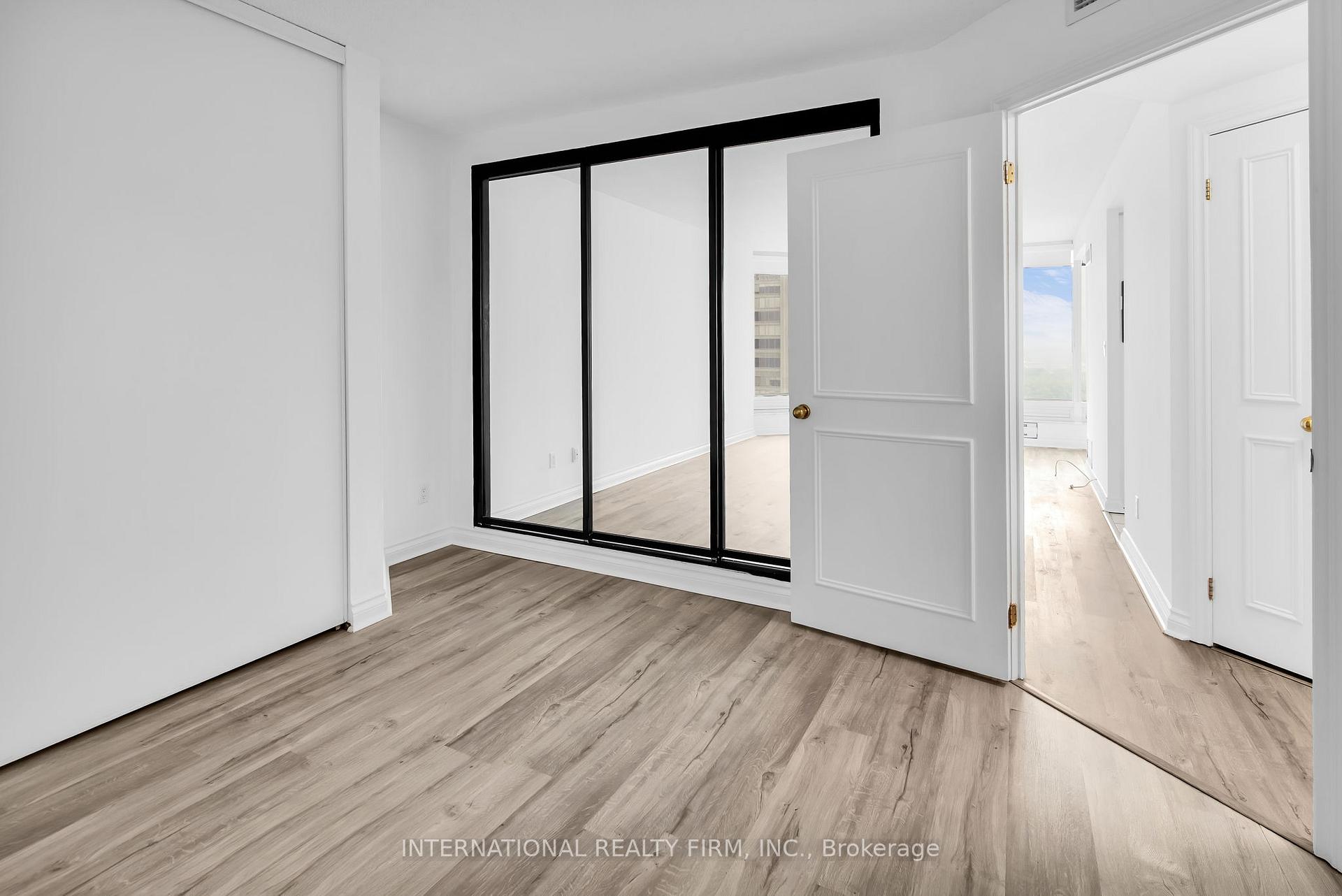 1 Bedroom Condo at 1 Palace Pier, Toronto For sale
