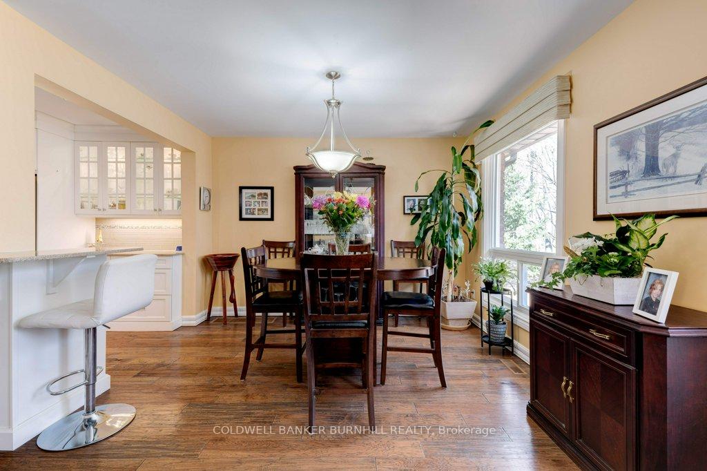 3 Bedrooms Condo at 2301 CAVENDISH,  Burlington For sale
