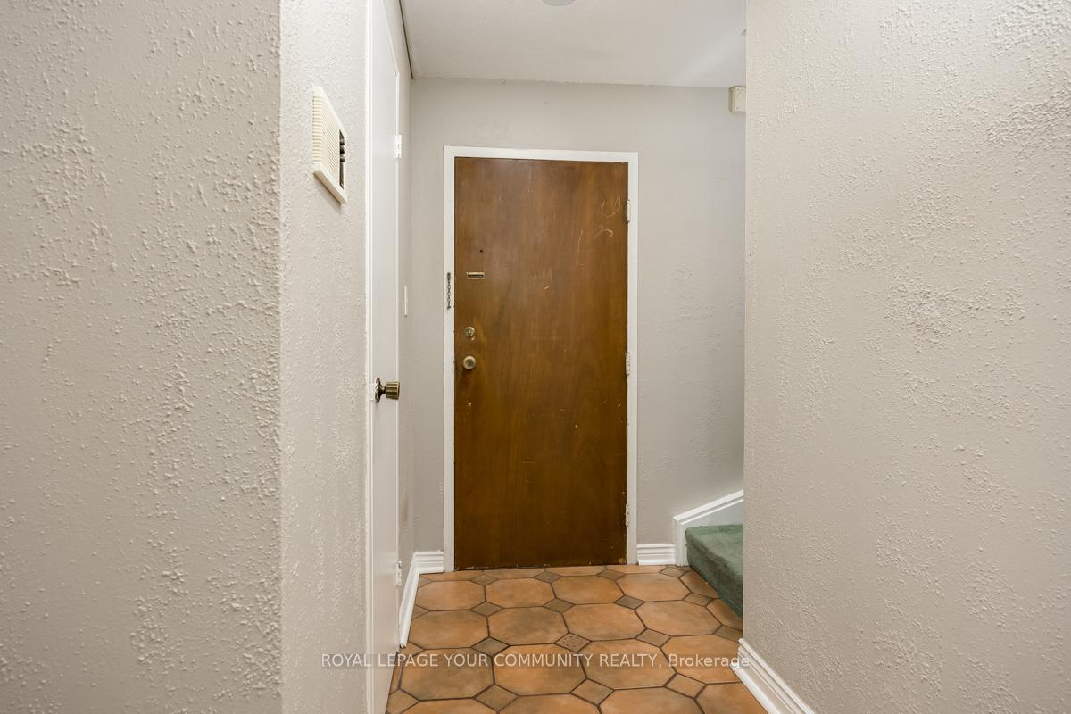 5 Bedrooms Condo at 25 Pebble, Toronto For sale