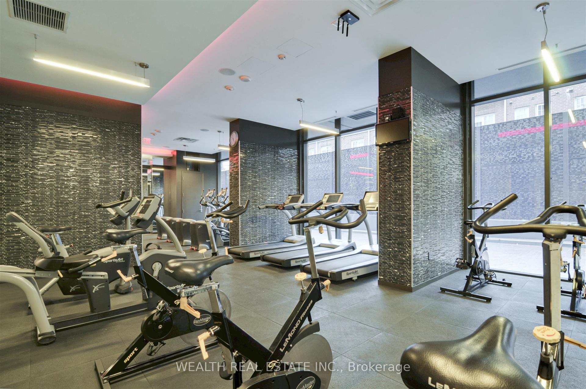 1 Bedroom Condo at 560 Front,  Toronto For sale