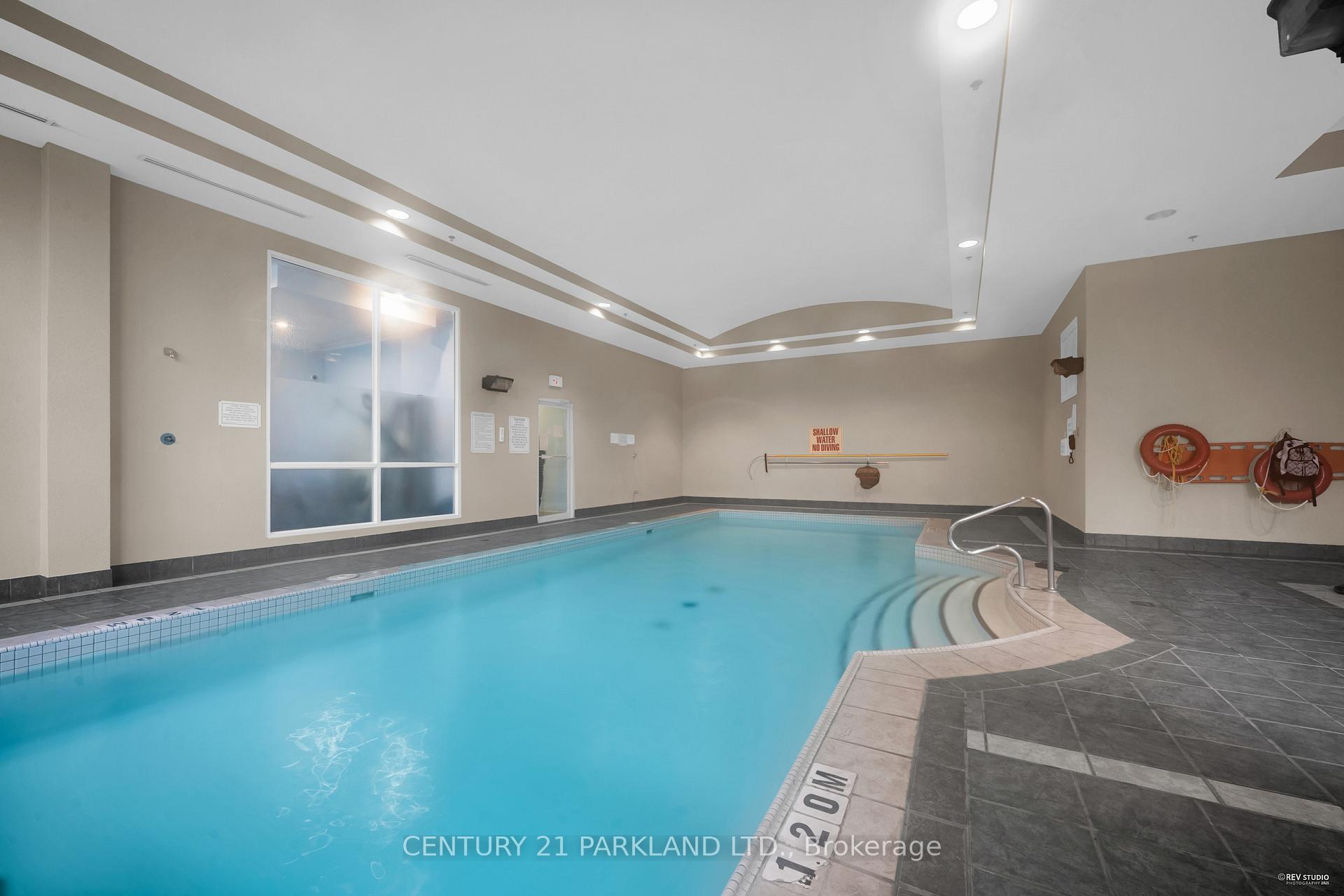 3 Bedrooms Condo at 7 Lorraine, Toronto For sale