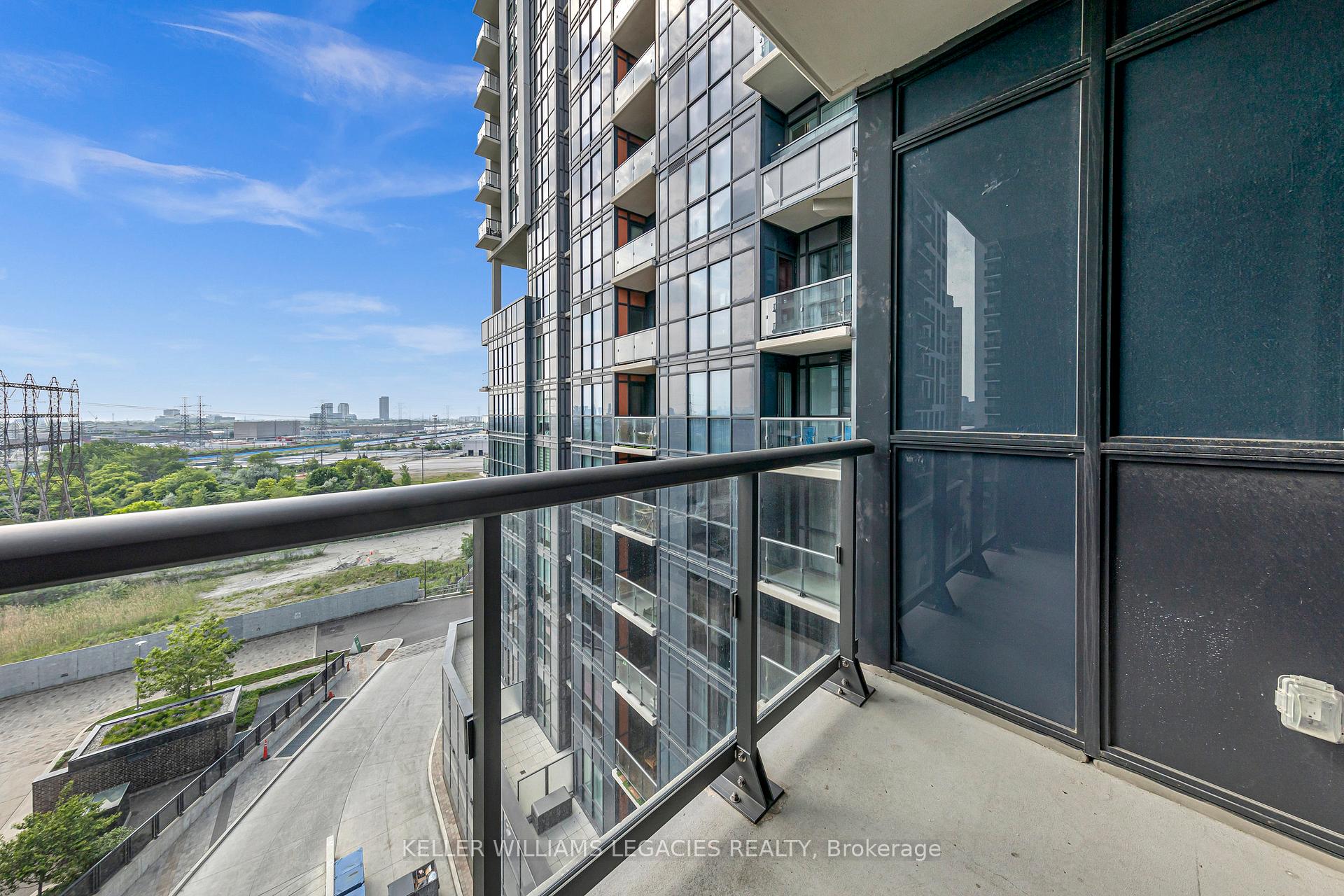 2 Bedrooms Condo at 50 Thomas Riley, Toronto For sale