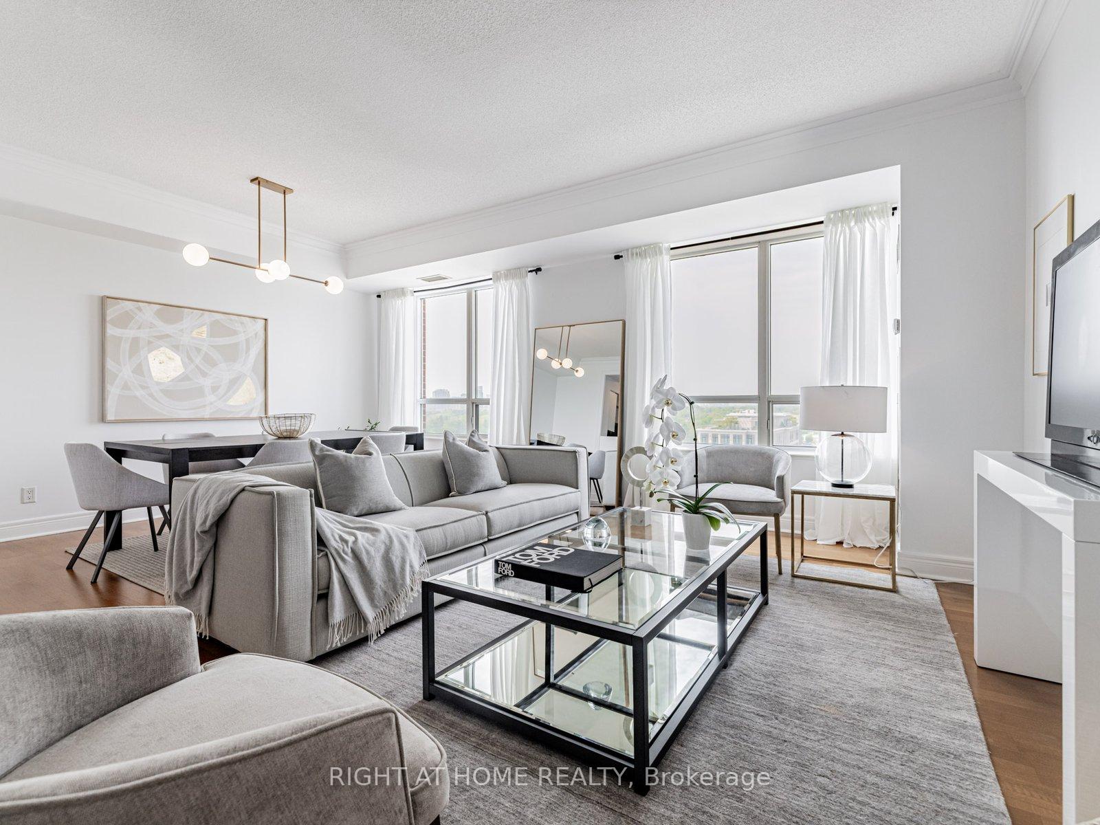 3 Bedrooms Condo at 1 Clairtrell, Toronto For sale