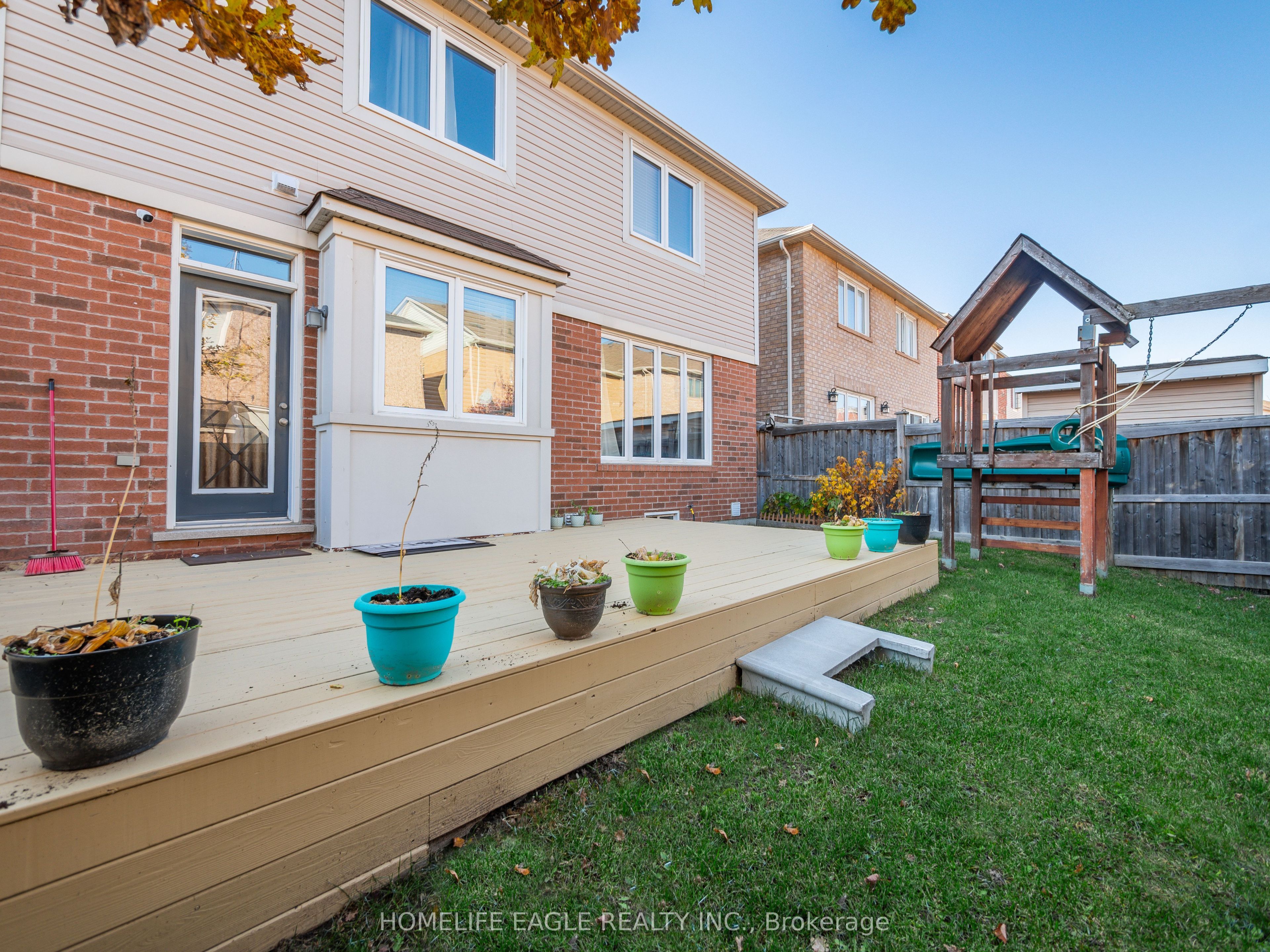74 Bulmer Crescent