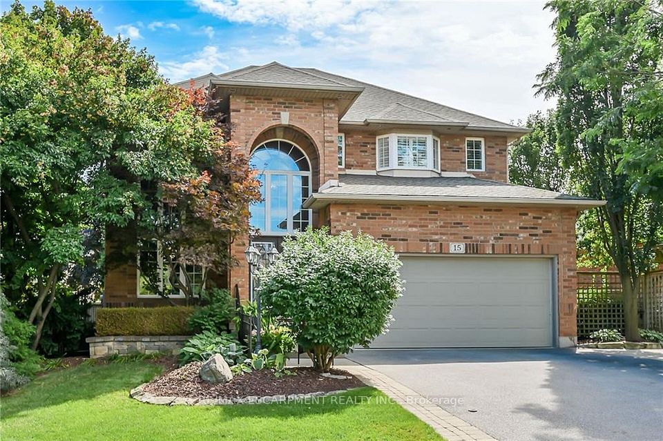 15 Pelham