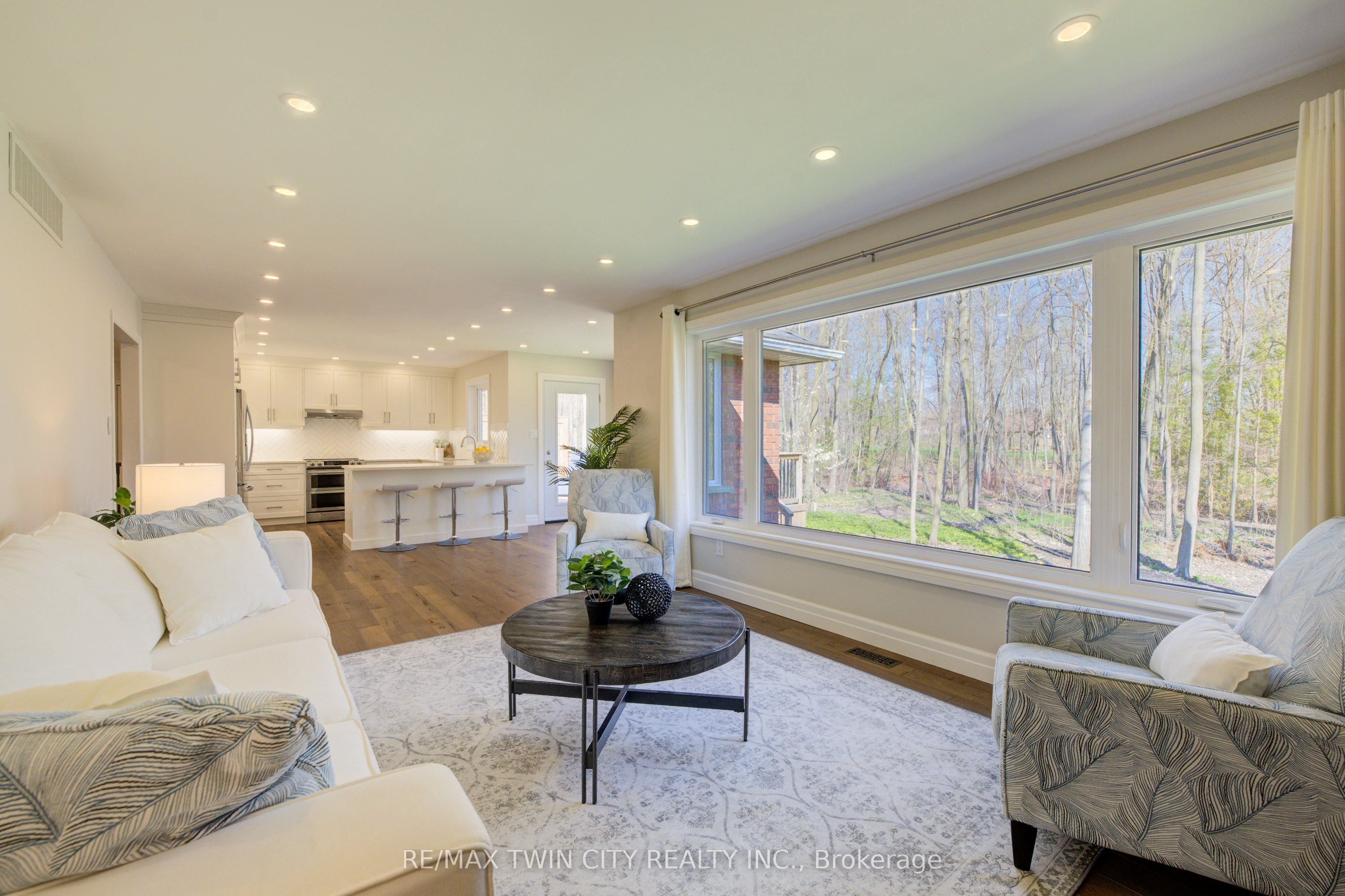 439 Northlake Drive
