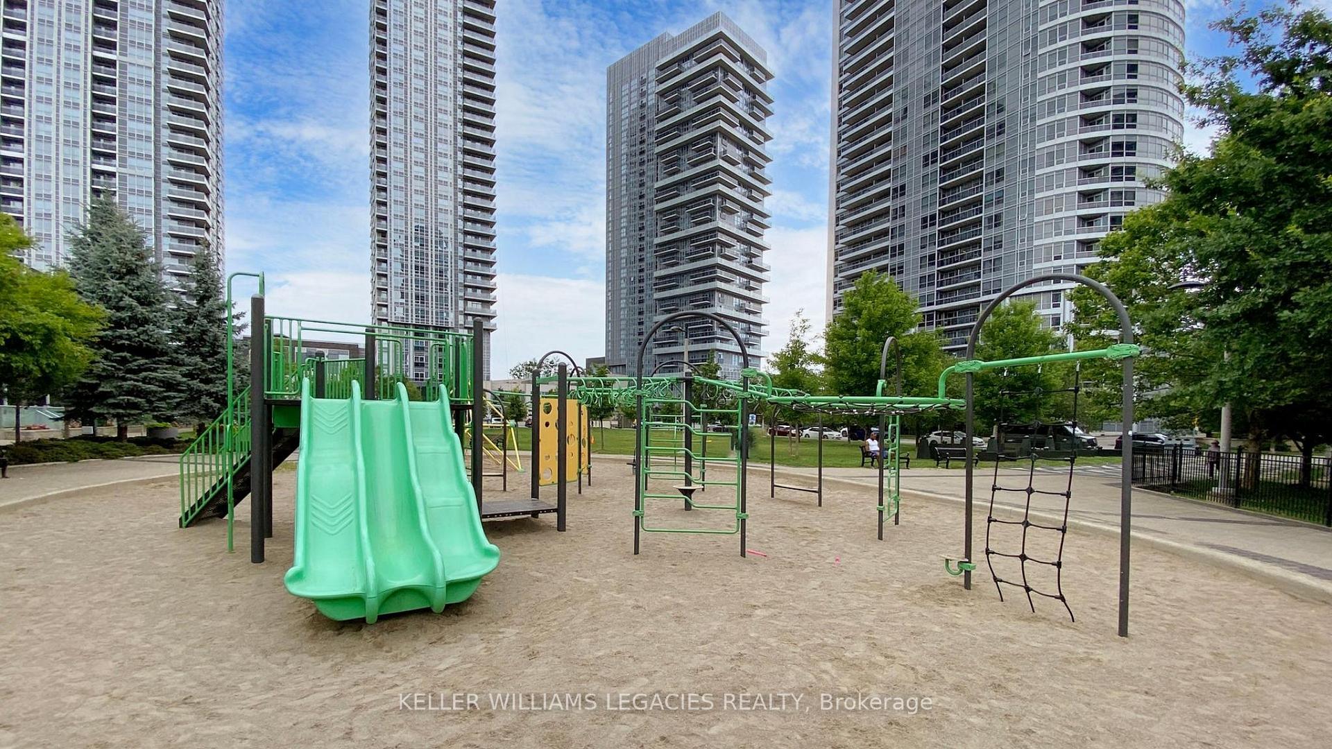 1 Bedroom Condo at 181 Village Green, Toronto For sale