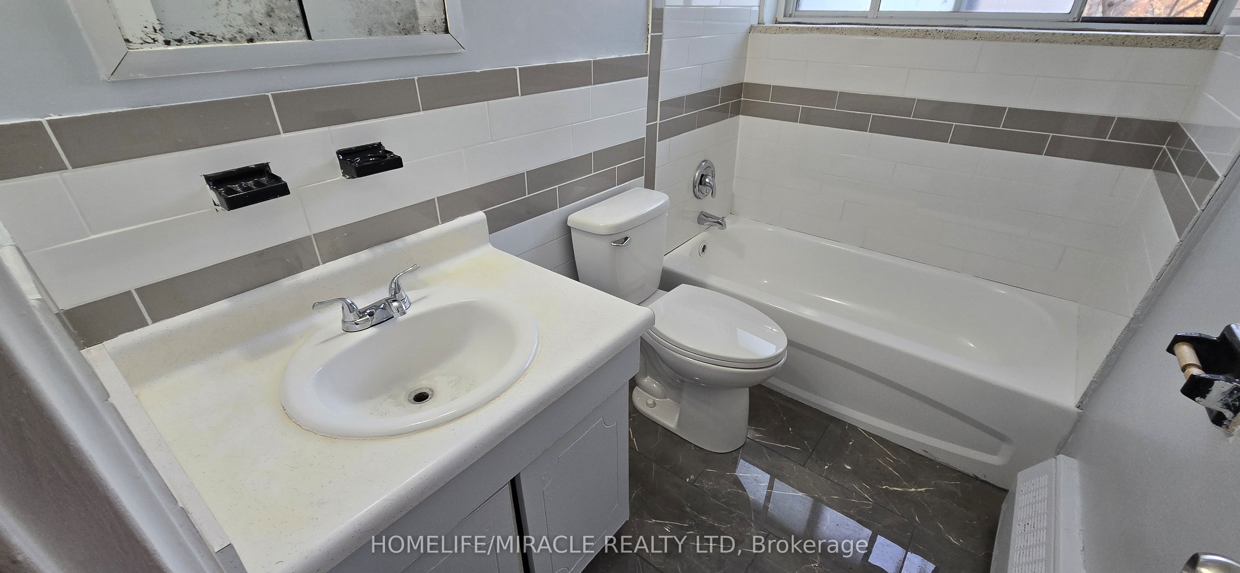 1651 Victoria Park Avenue, #509