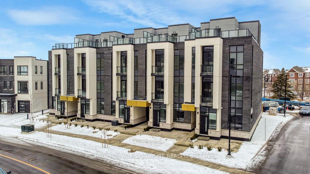3 Bedrooms Condo at 3025 Trailside, Oakville For sale