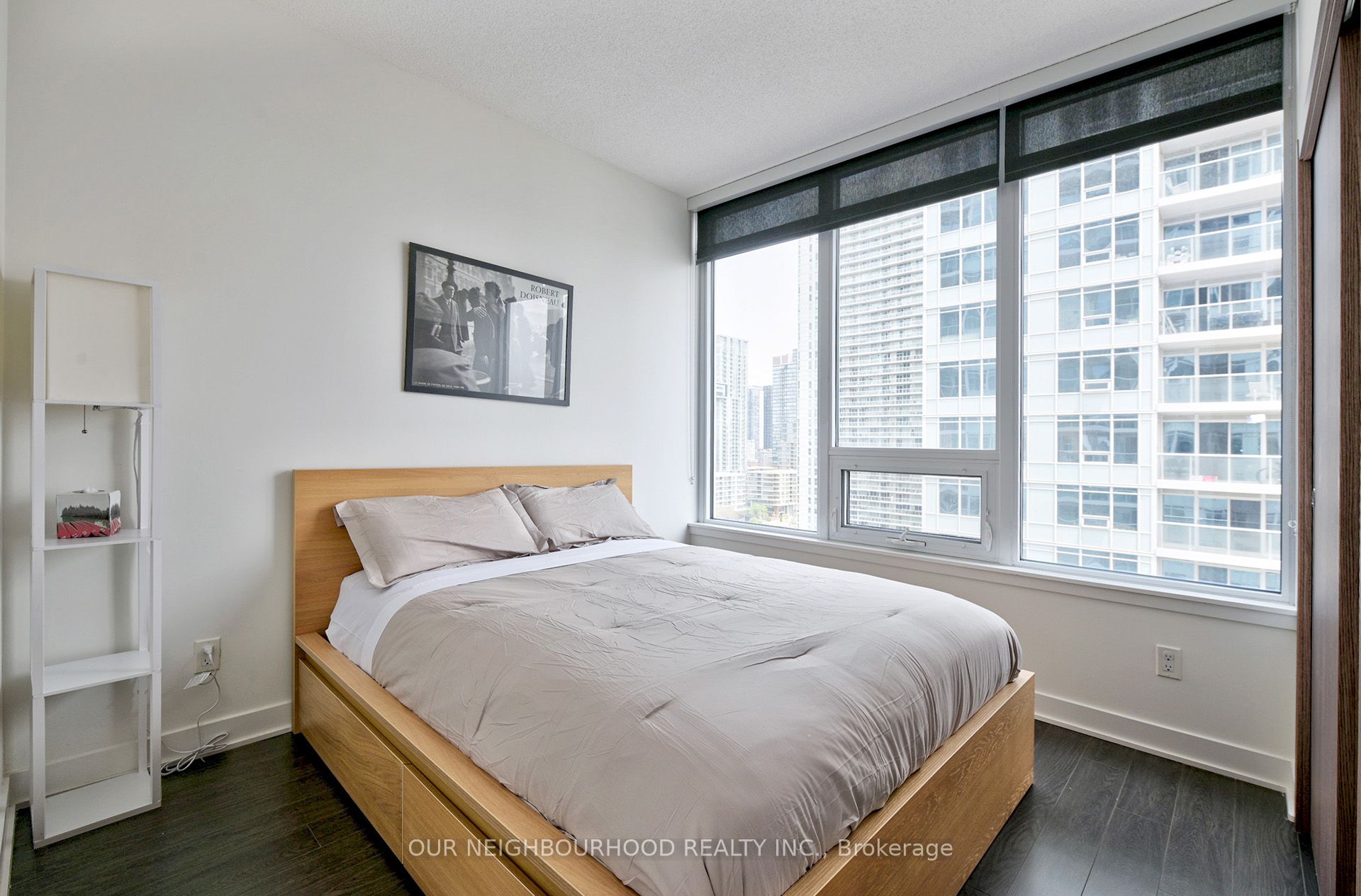 19 Bathurst Street, #2111