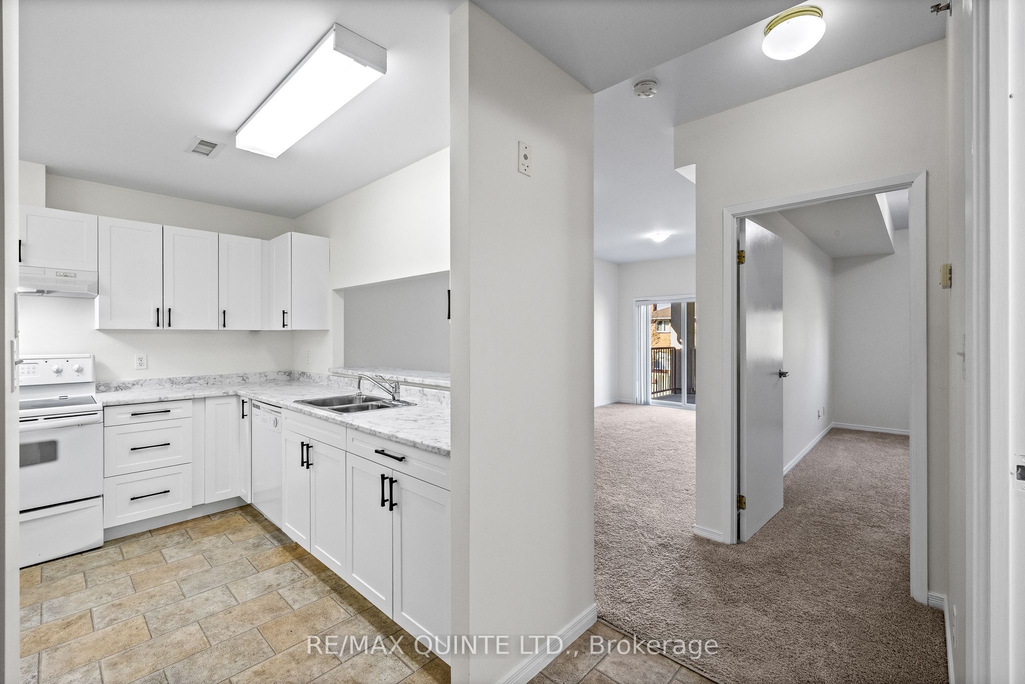 #205 - 20 Fourth Avenue, Quinte West, ON K8V 5N3