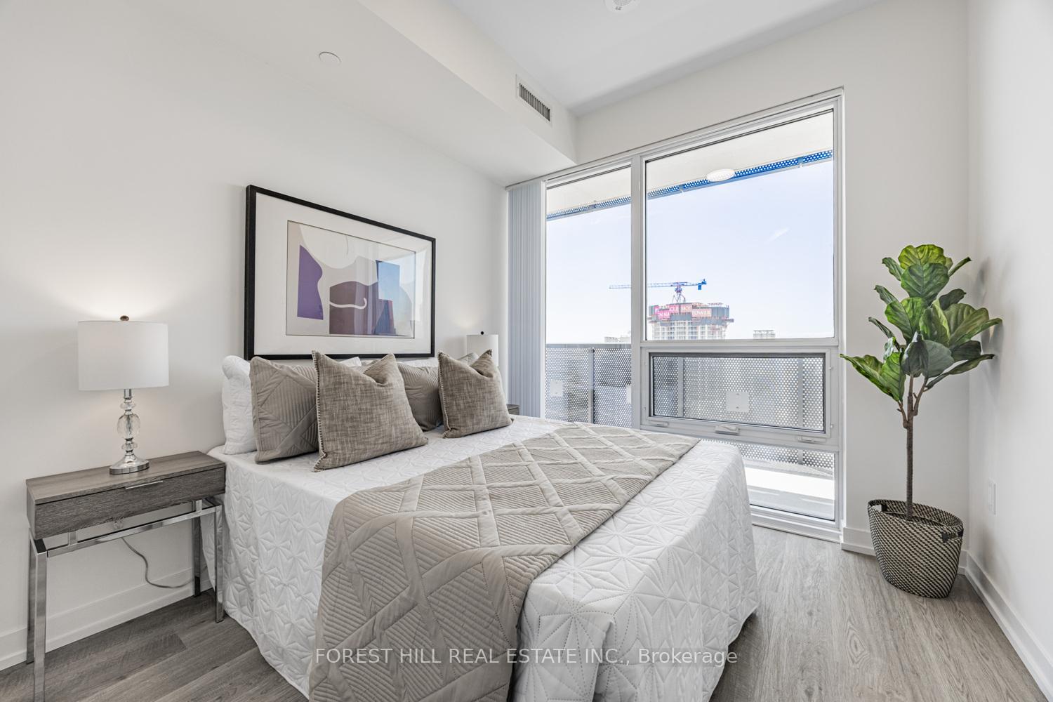 3 Bedrooms Condo at 55 Cooper, Toronto For sale