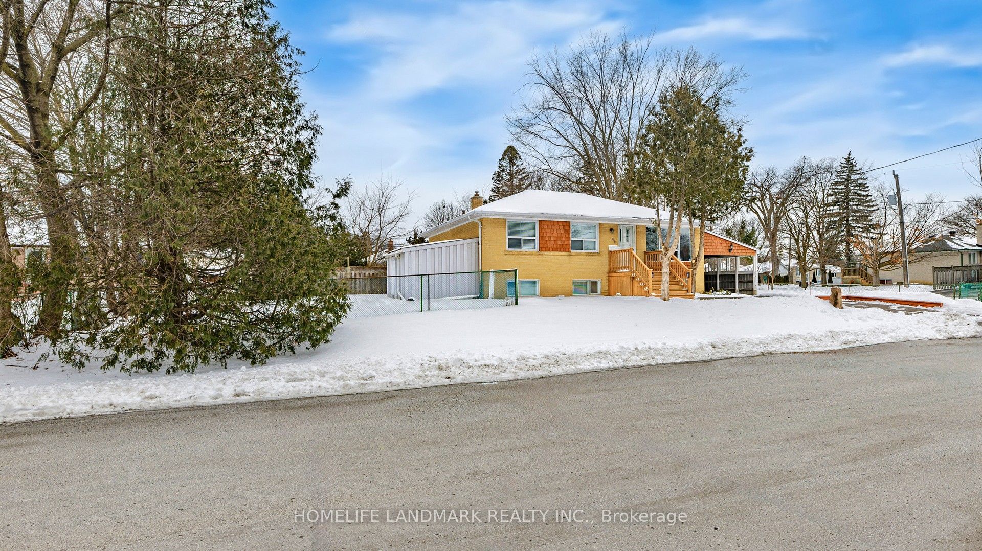 424 Bonita Crescent