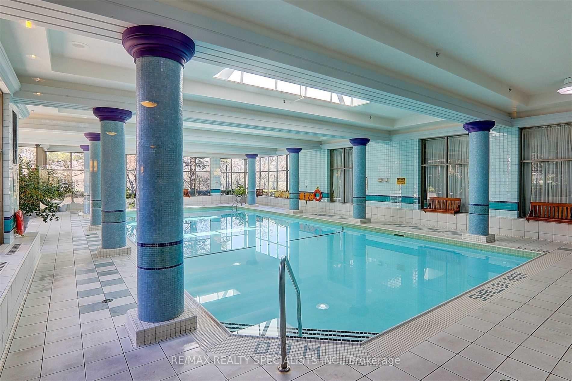 3 Bedrooms Condo at 168 Bonis, Toronto For sale