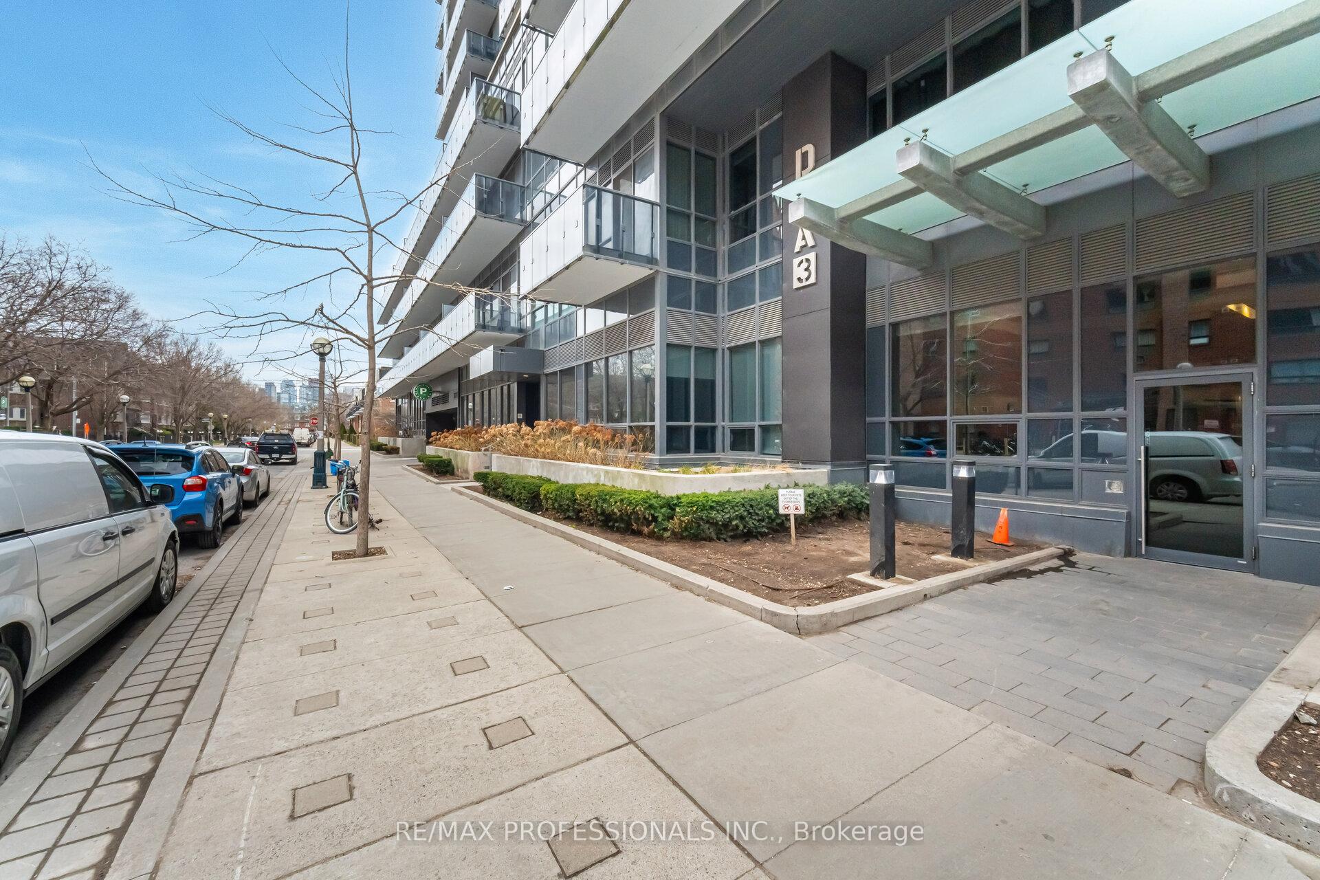2 Bedrooms Condo at 1030 King, Toronto For sale