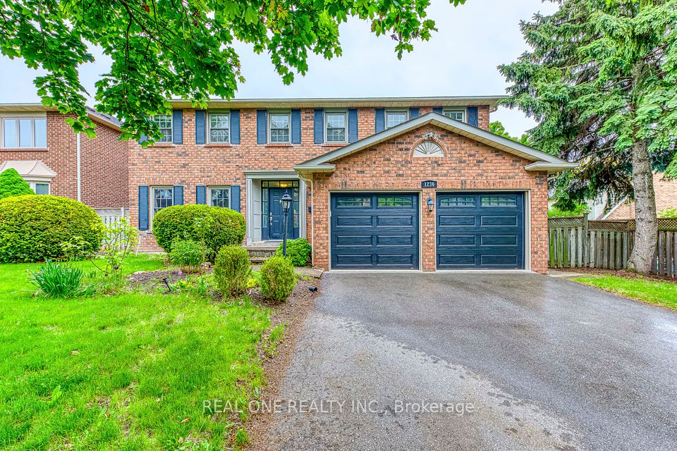 1236 Woodview