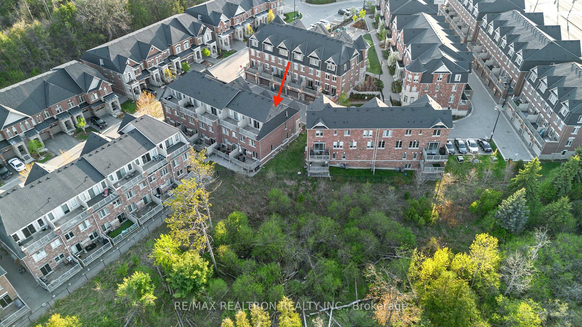 4 Bedrooms Condo at 1331 Major Mackenzie, Vaughan For sale