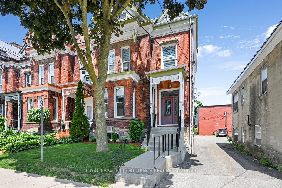 35 Bethune