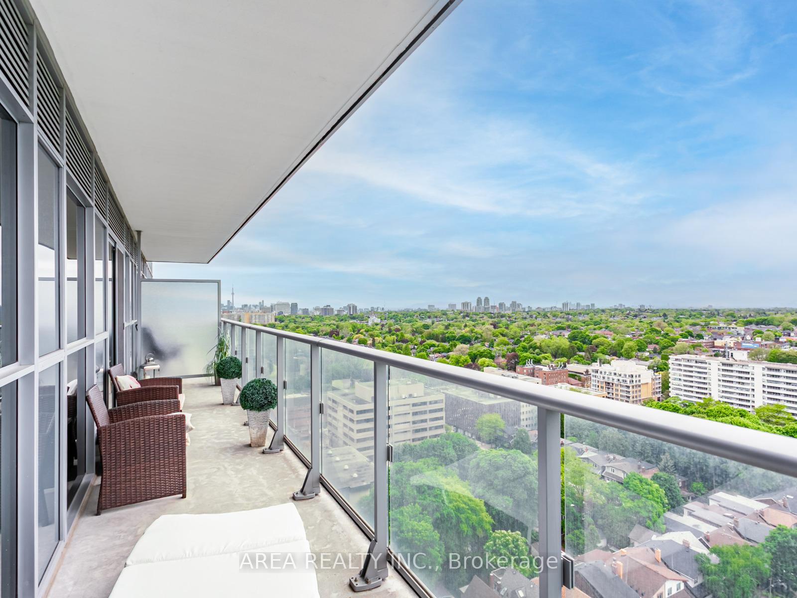 2 Bedrooms Condo at 58 Orchard View, Toronto For sale