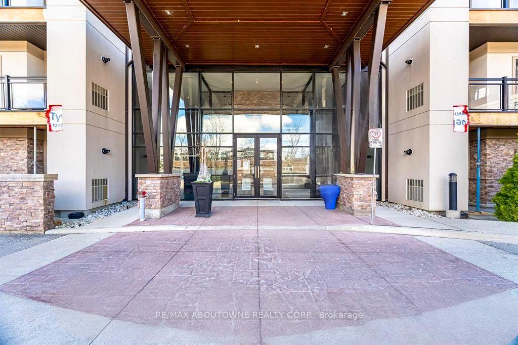 2 Bedrooms Condo at 128 Garden, Oakville For sale