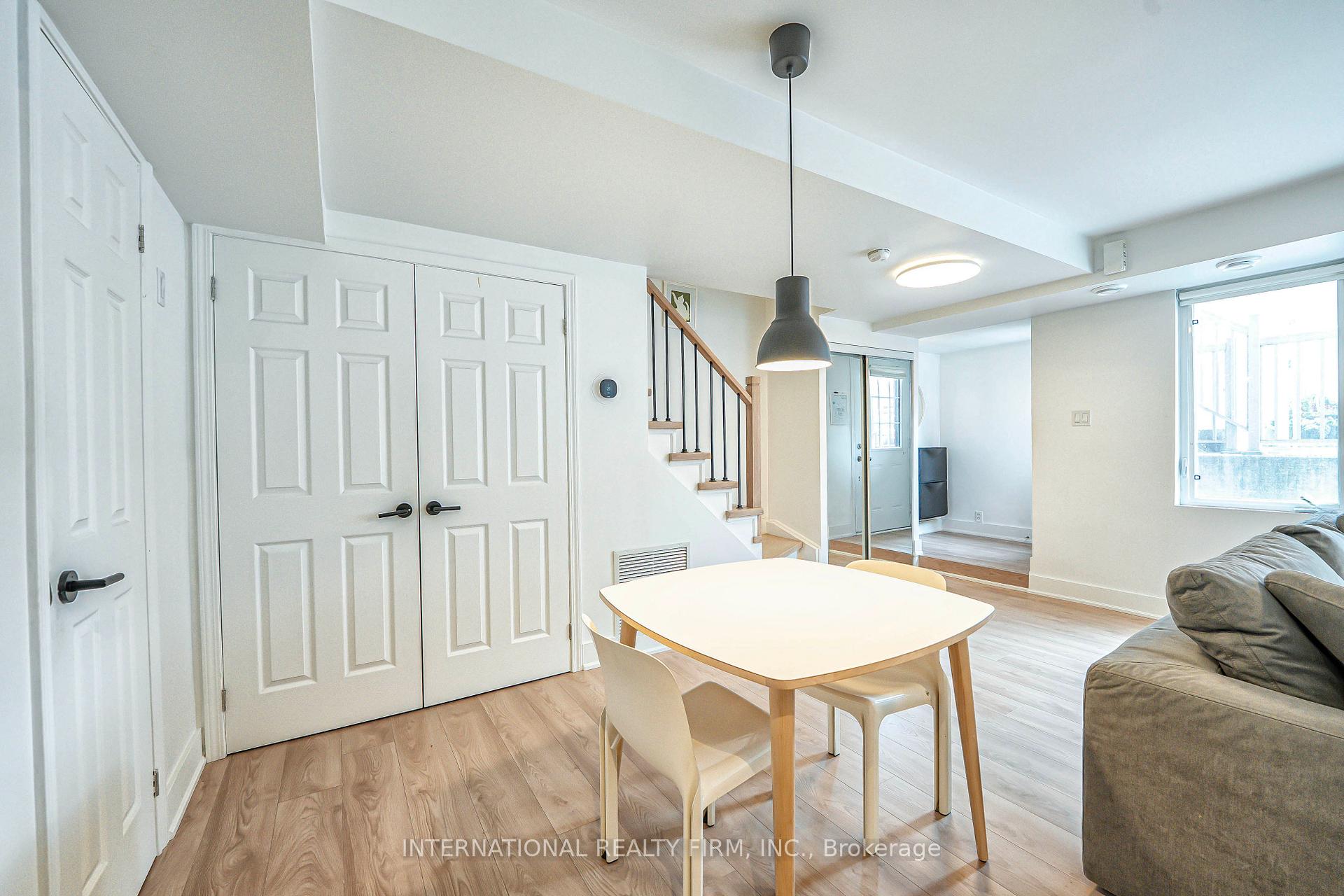 3 Bedrooms Condo at 1 Ruttan, Toronto For sale